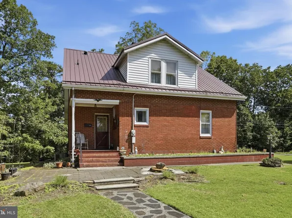 301 Wirgman Hl, Romney, WV 26757