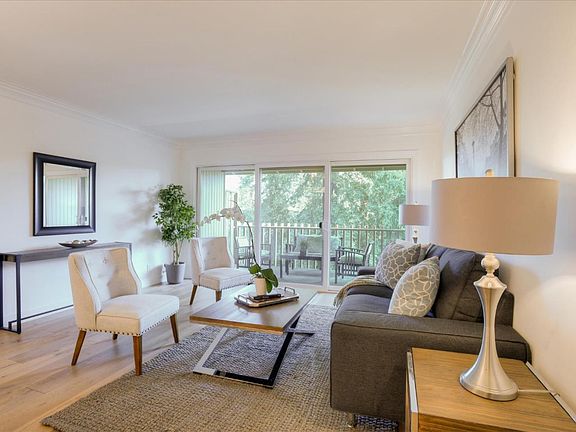4th image of 2315 Eastridge Ave APT 725