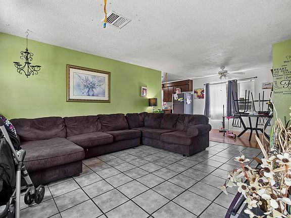 3rd image of 19152 Prospect Avenue