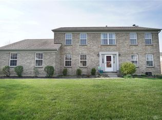 1102 Hunters Run Dr, Lebanon, OH 45036