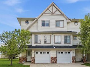 62 NE Country Hills Cv NW, Calgary, AB T3K5G8