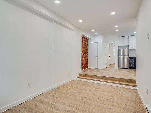 3rd image of 3012 N Marvine St #2