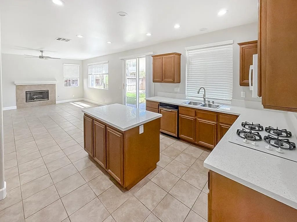 29369 Milford Ct — Photo 3