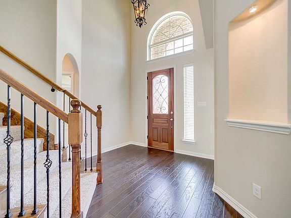 2nd image of 109 Crystal Creek Dr