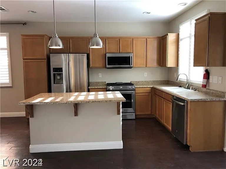 7667 Albright Peak Dr — Photo 3