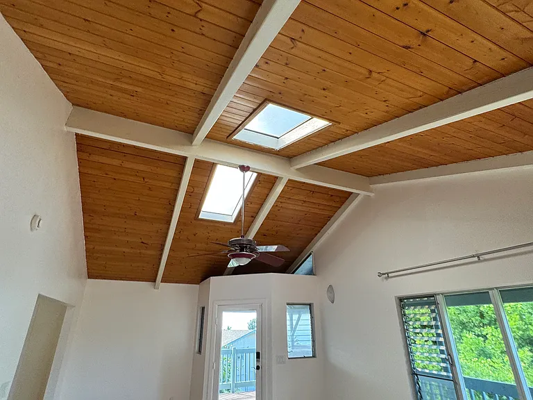 This can be a 2nd living room or a work from home office. A separate entrance leading to balcony. The skylight gives good lighting in this part of the home.