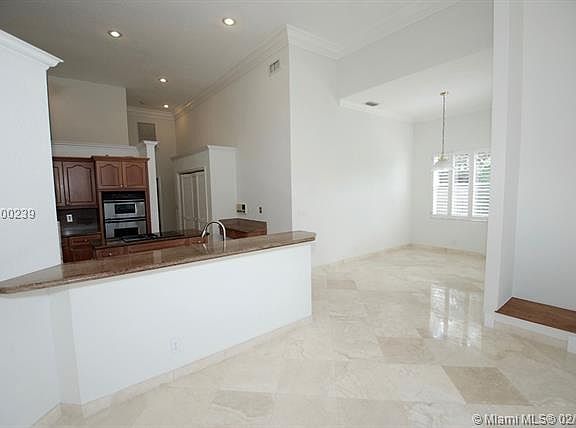 5th image of 515 Coconut Cir
