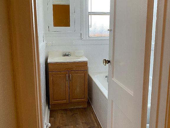 5th image of 1122 N New Hampshire Ave #D