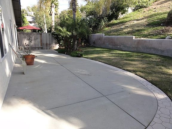 Spacious  Private Backyard