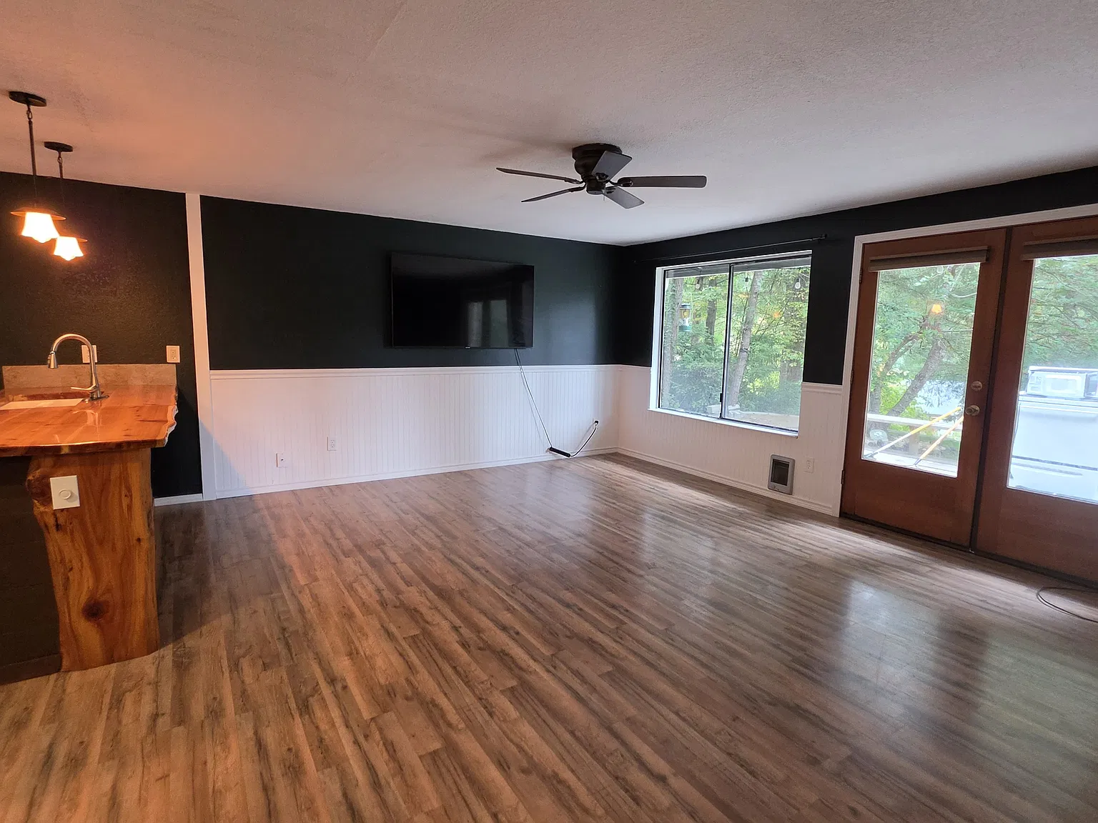 3 bed, 1065 sqft, $2,400 — Photo 3