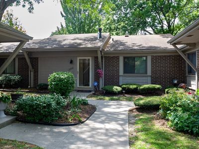 26668 Farmbrook Villa Dr #1, Southfield, MI, 48034