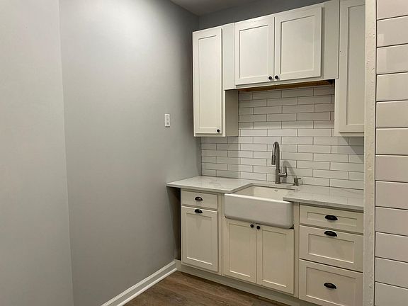 2nd image of 219 Liberty Ave #4