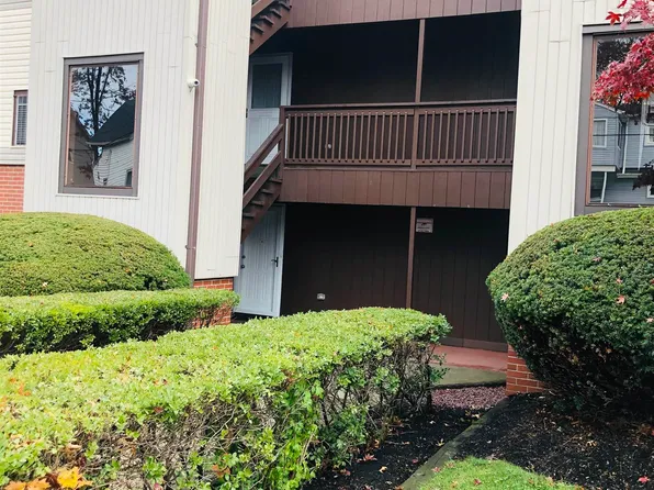 4 Green Valley Court image 1 of 10