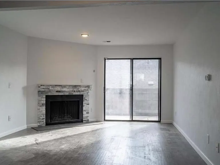 313 W Lehow Ave #13 — Photo 5