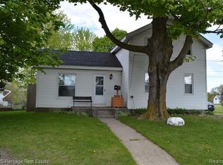 301 S Oak St, Durand, MI
