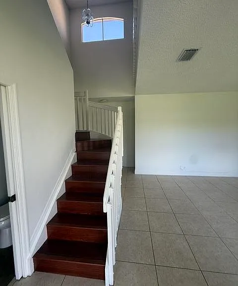 686 Lone Pine Ln — Photo 21