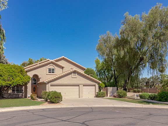 2nd image of 1011 N Aspen Dr