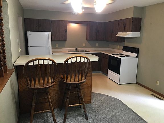 2nd image of 721 S College St #721
