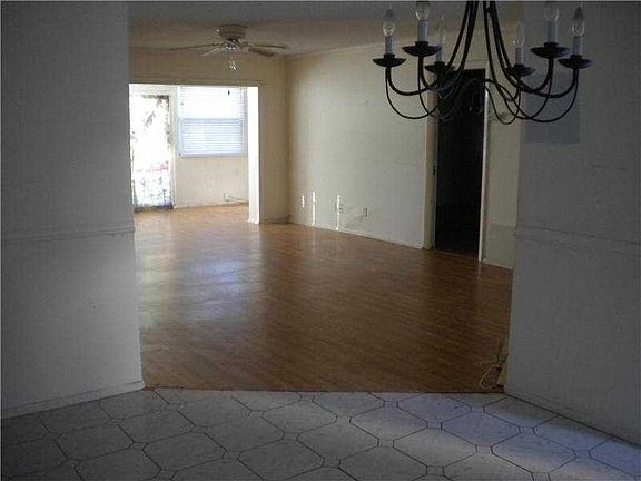 3rd image of 4270 NW 40th St APT 109