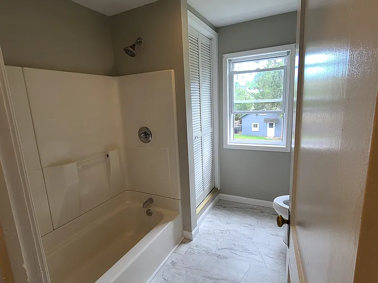 1114 N Madison St — Photo 25