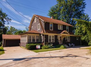 225 Grand Ave, Little Chute, WI 54140