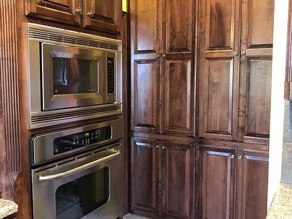 4th image of 3209 Songwood Dr