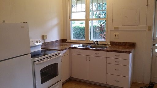 4th image of 249 Muliwai Dr