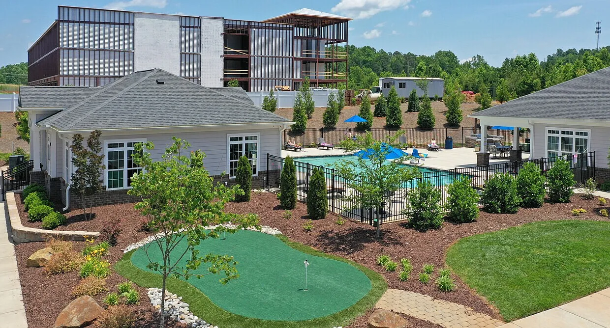Arrowhead Apartments — Photo 4