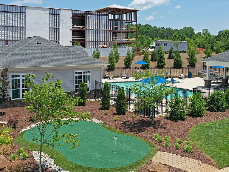 Arrowhead Apartments — Photo 4