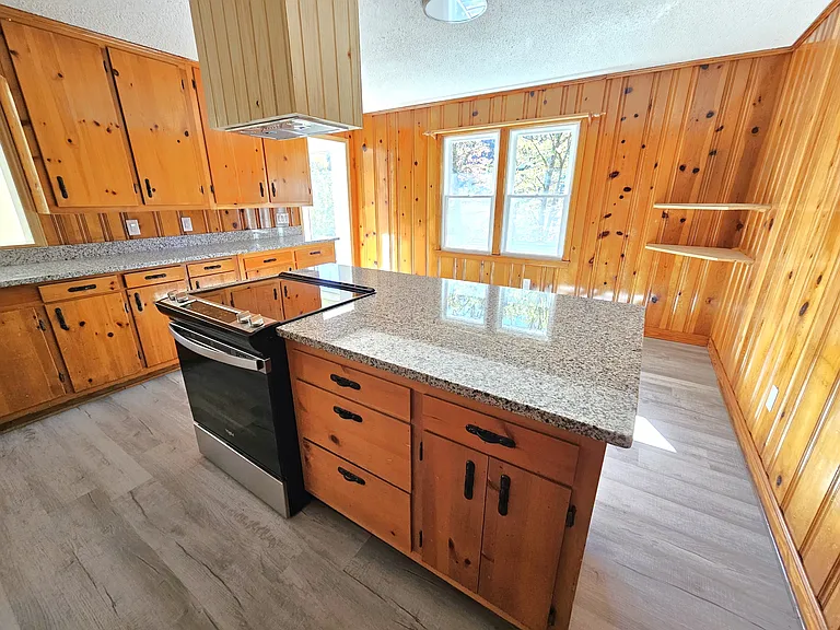 609 Memorial Drive Ext — Photo 13