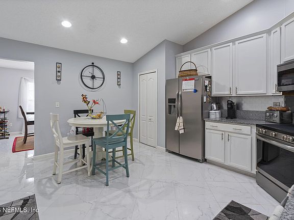 4th image of 8603 BERESFORD Lane