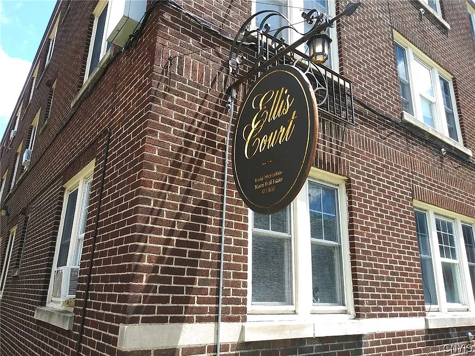 2600 James St #22