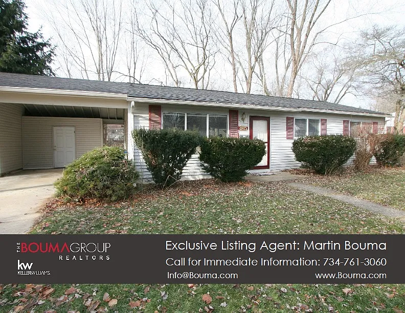 2415 Faye Dr photo 1