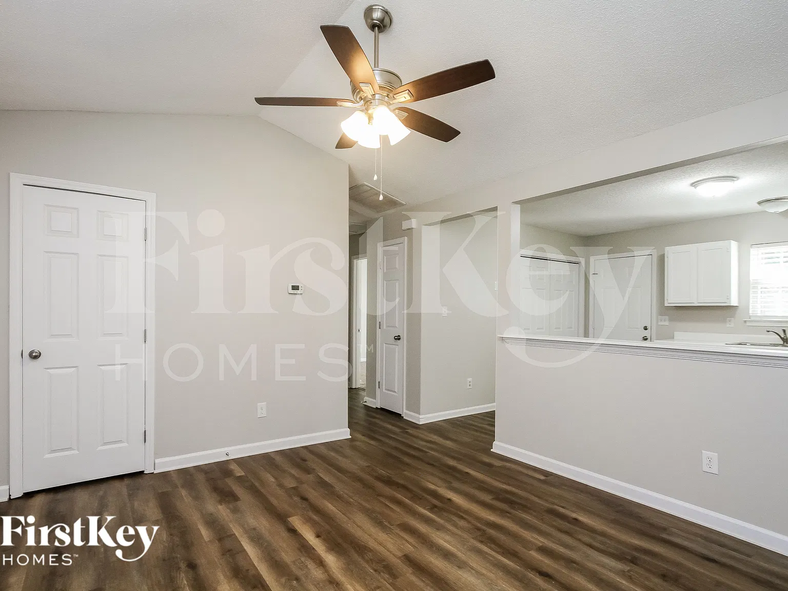 3 bed, 2.0 bath, 1183 sqft, $2,035 — Photo 3