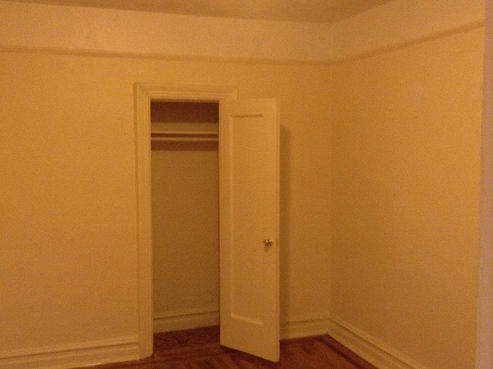 2nd image of 322 Rockaway Pkwy APT A4