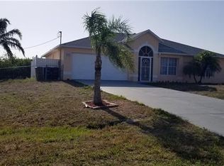 822 Chaplin Ave, Lehigh Acres, FL 33971