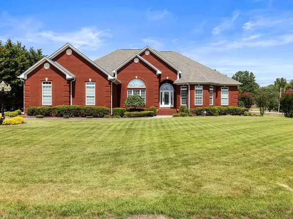 16 Woodfern Dr, Killen, AL 35645