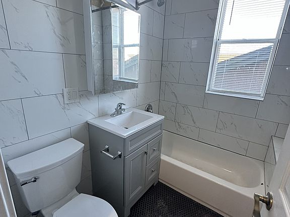 2nd image of 3600 W Flournoy St #3W