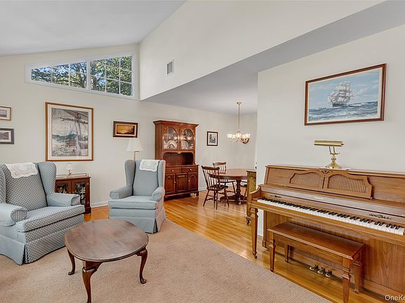 3rd image of 6 Primrose Lane