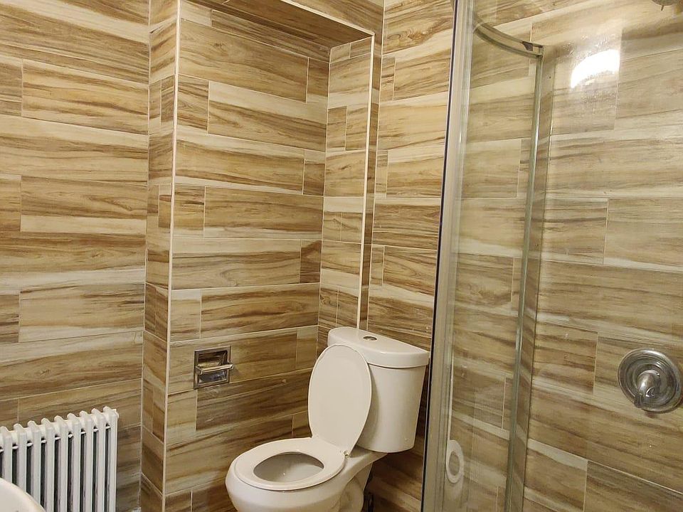 1st image of 114 Montgomery Ave #2