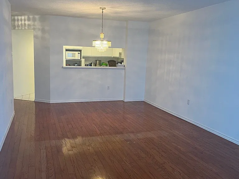 7460 Bathurst St #1706 — Photo 3