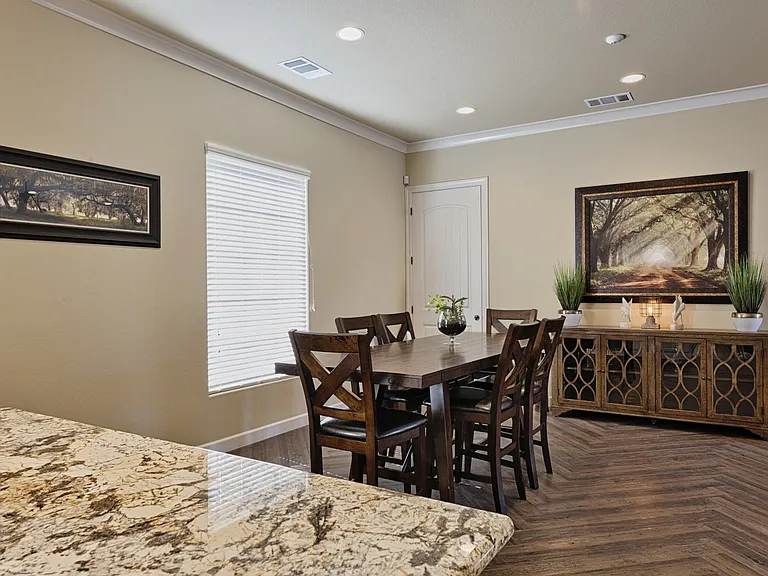 5550 N Figarden Dr — Photo 5