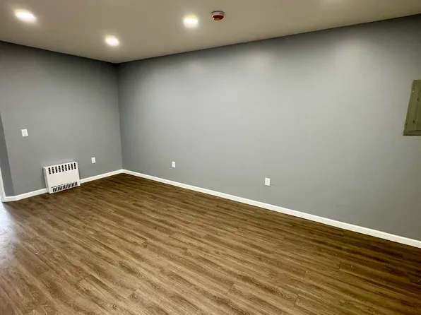 25-64 Steinway Street 3 image 2 of 13