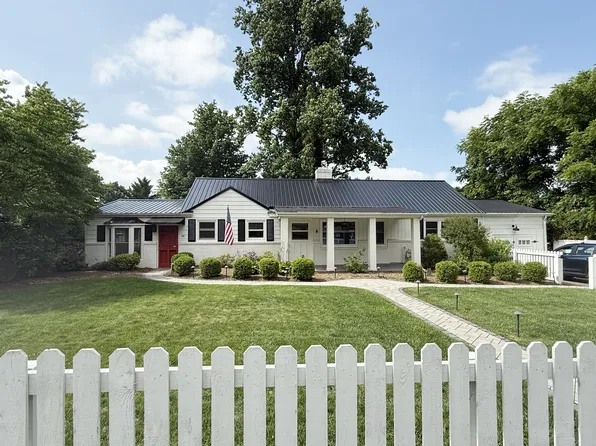 32 Central Ave, Weaverville, NC 28787