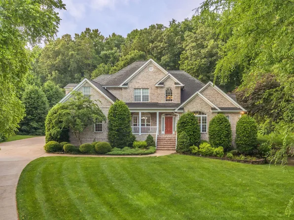 7813 Clara Chase Dr, Ooltewah, TN 37363