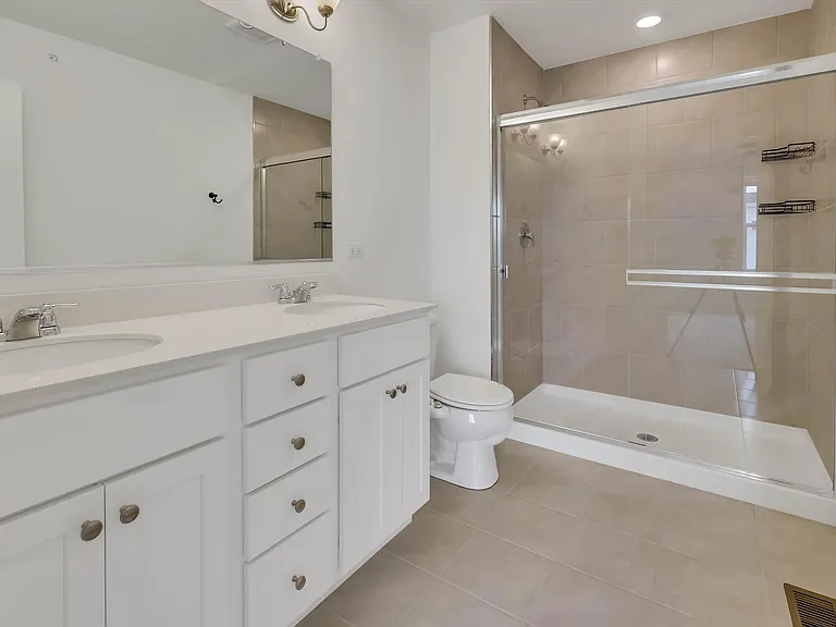 1078 Bogart St — Photo 17