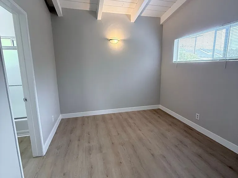 85 Mar Vista — Photo 7
