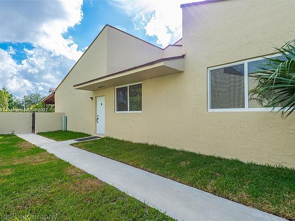 4th image of 9131 Fontainebleau Blvd APT 1