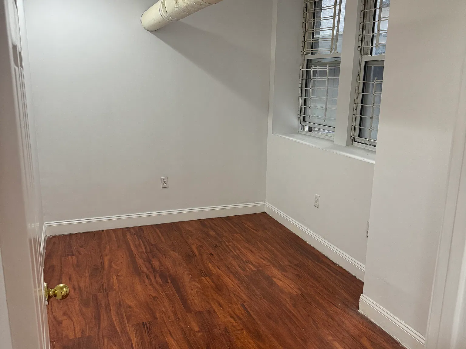 3 bed, 1.0 bath, $4,695 — Photo 3