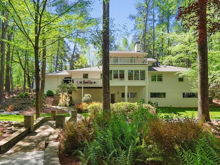 1007 Somerset Dr NW — Photo 24